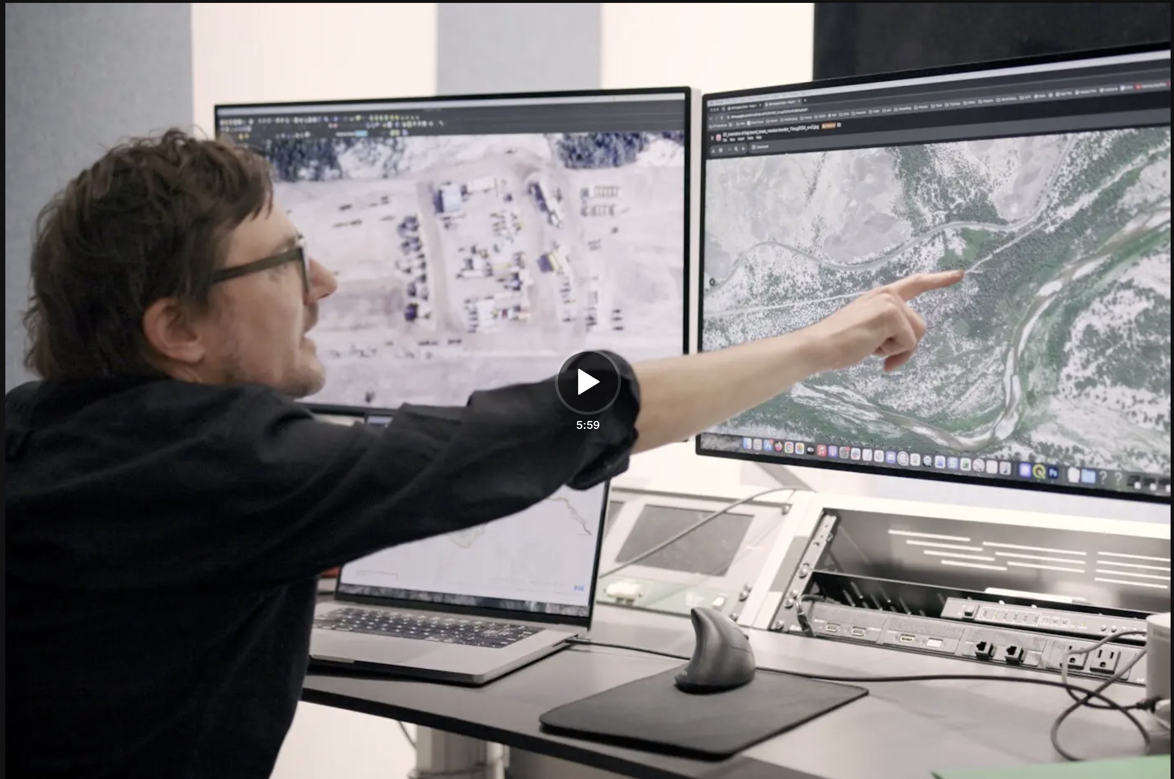 Satellite imagery of Big Bend border construction.